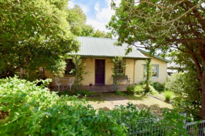 Waragil Cottage - Original Settler's Home